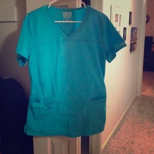 Women’s scrubs (top)